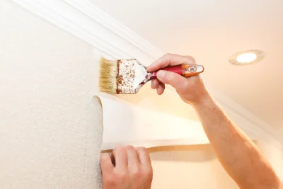 Pose de papier peint à Neulette — revêtements muraux et toiles de verre